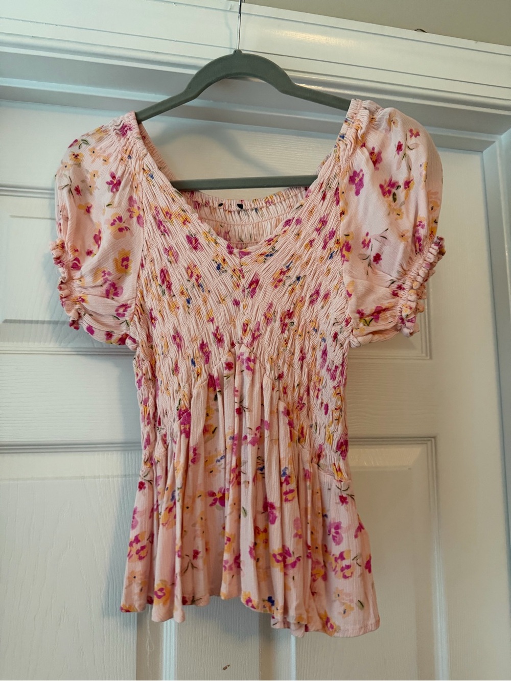 Kendall & Kylie Pink Floral Smocked Puff Sleeve Blouse